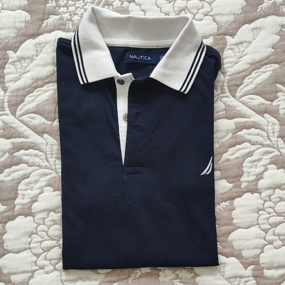 Nautica Men's Polo in Navy and White. Brand New Condition. No signs of wear